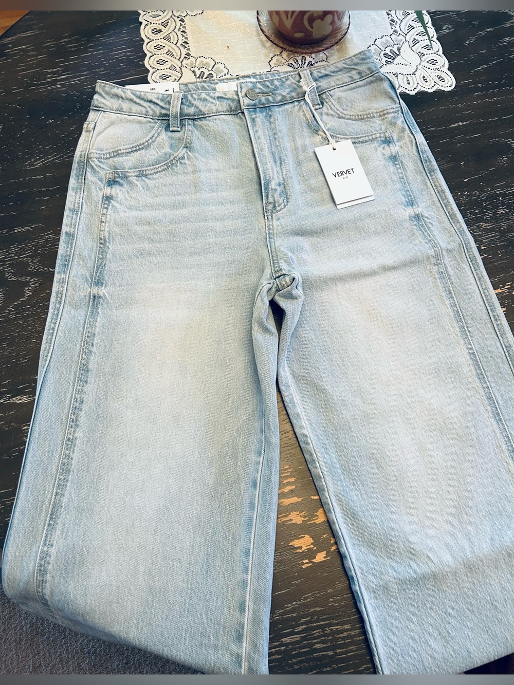 NWT beautiful and well made Vervet size 7 or 28 cuffed jeans. - Picture 8 of 16